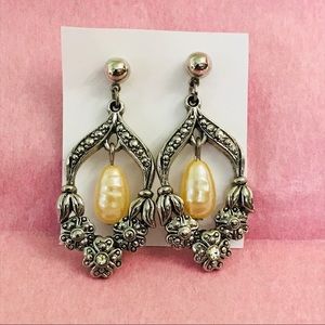 🔶 3 FOR $8!!! Silver Pearl Drop Earring